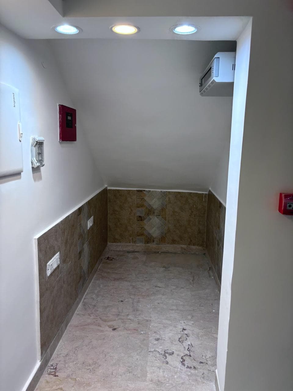 Office Space in साउथ एक्सटेंशन, Mahatma Gandhi Marg, साउथ एक्सटेंशन, Defence Colony Tehsil, South East Delhi, Delhi, 110049, India - View 2