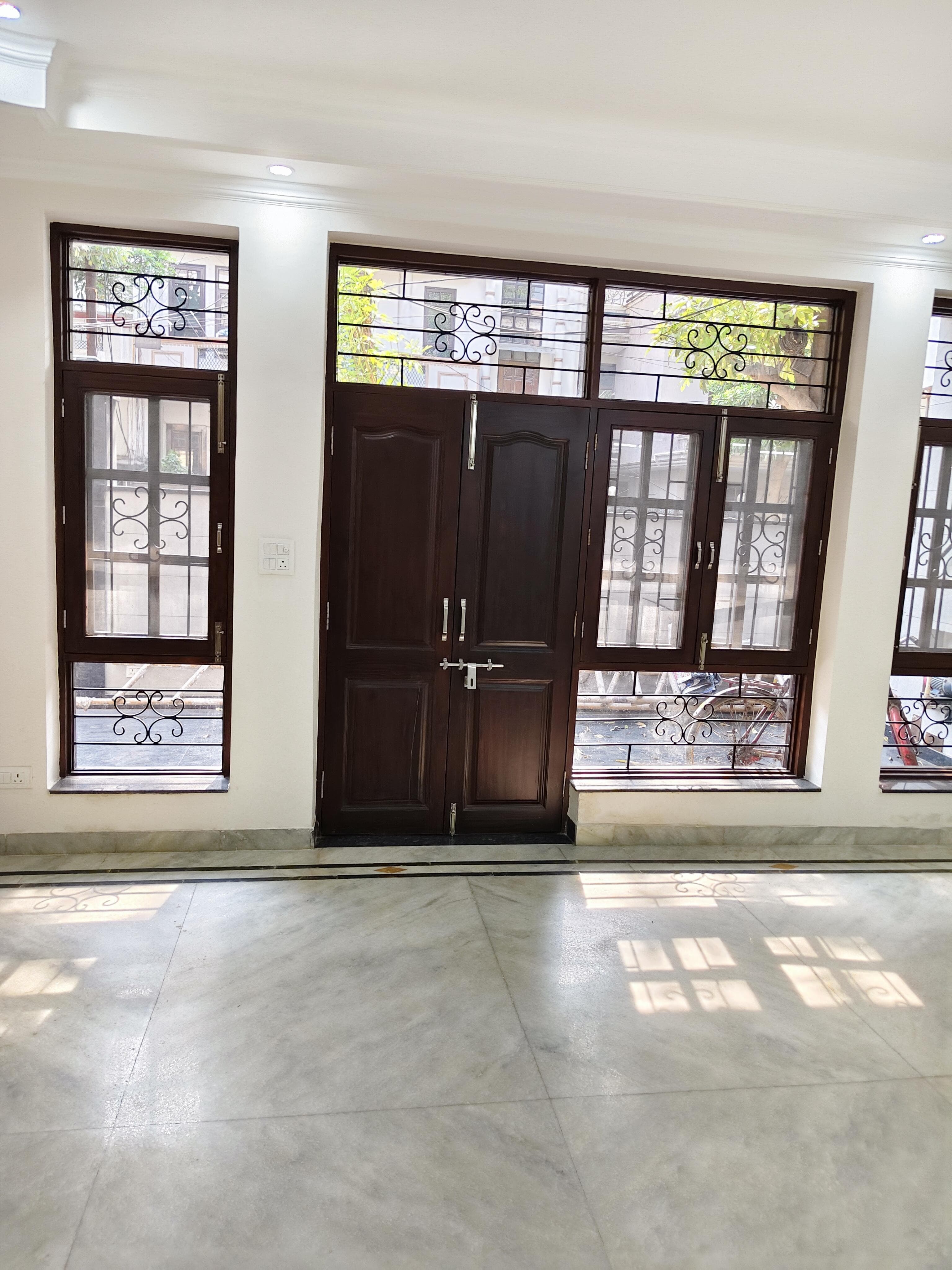 Kothi in Noida Sector-55 - View 2