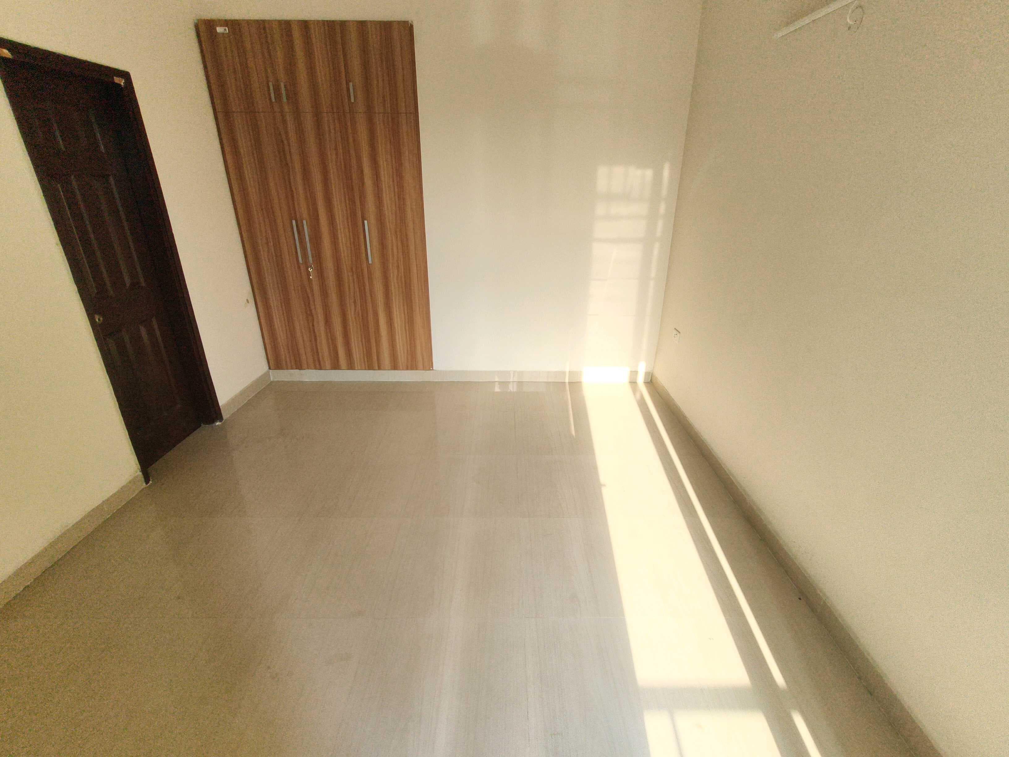 2bhk+ study  for sale  in noida sector-137 - View 3
