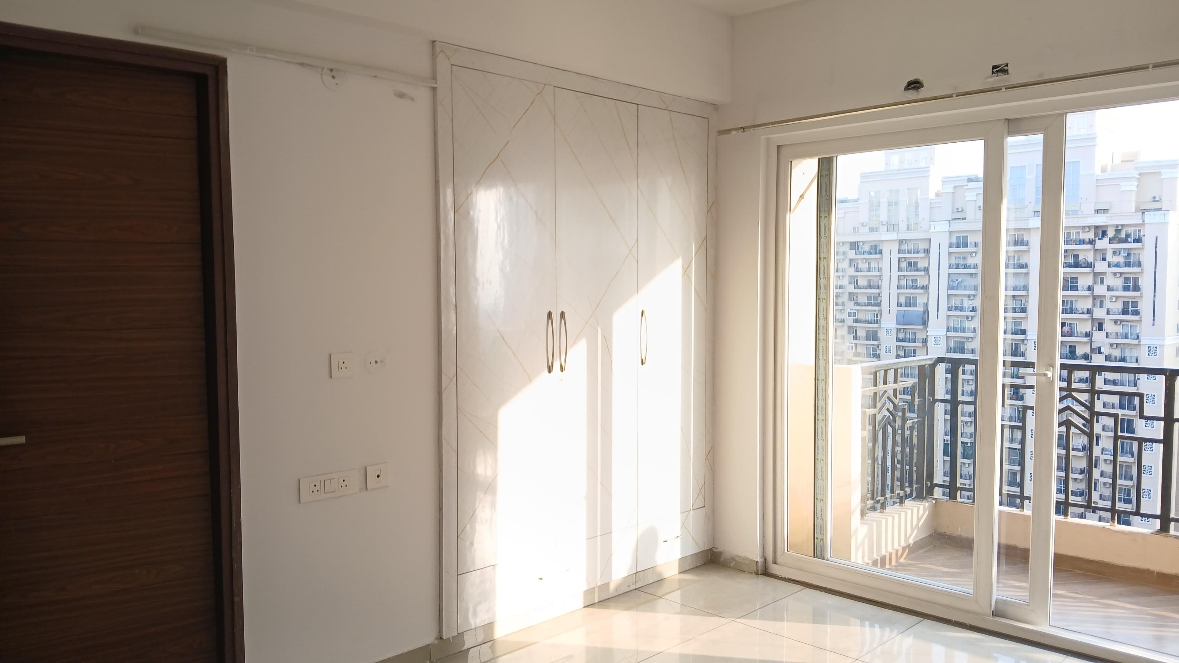 3BHK FOR SALE  in NOIDA SECTOR-151 - View 2