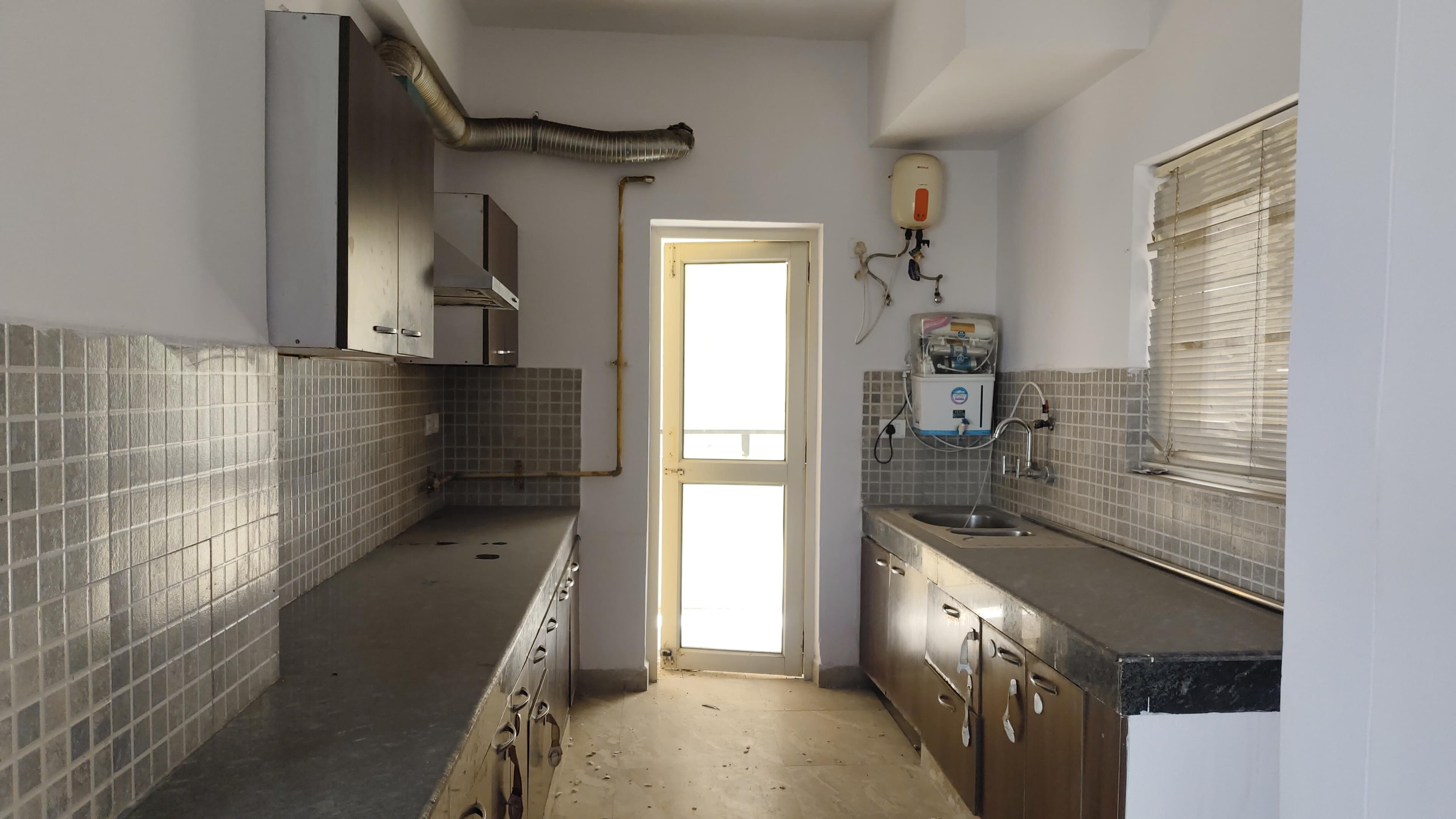 3BHK FOR SALE  in Noida Sector-168 - View 1