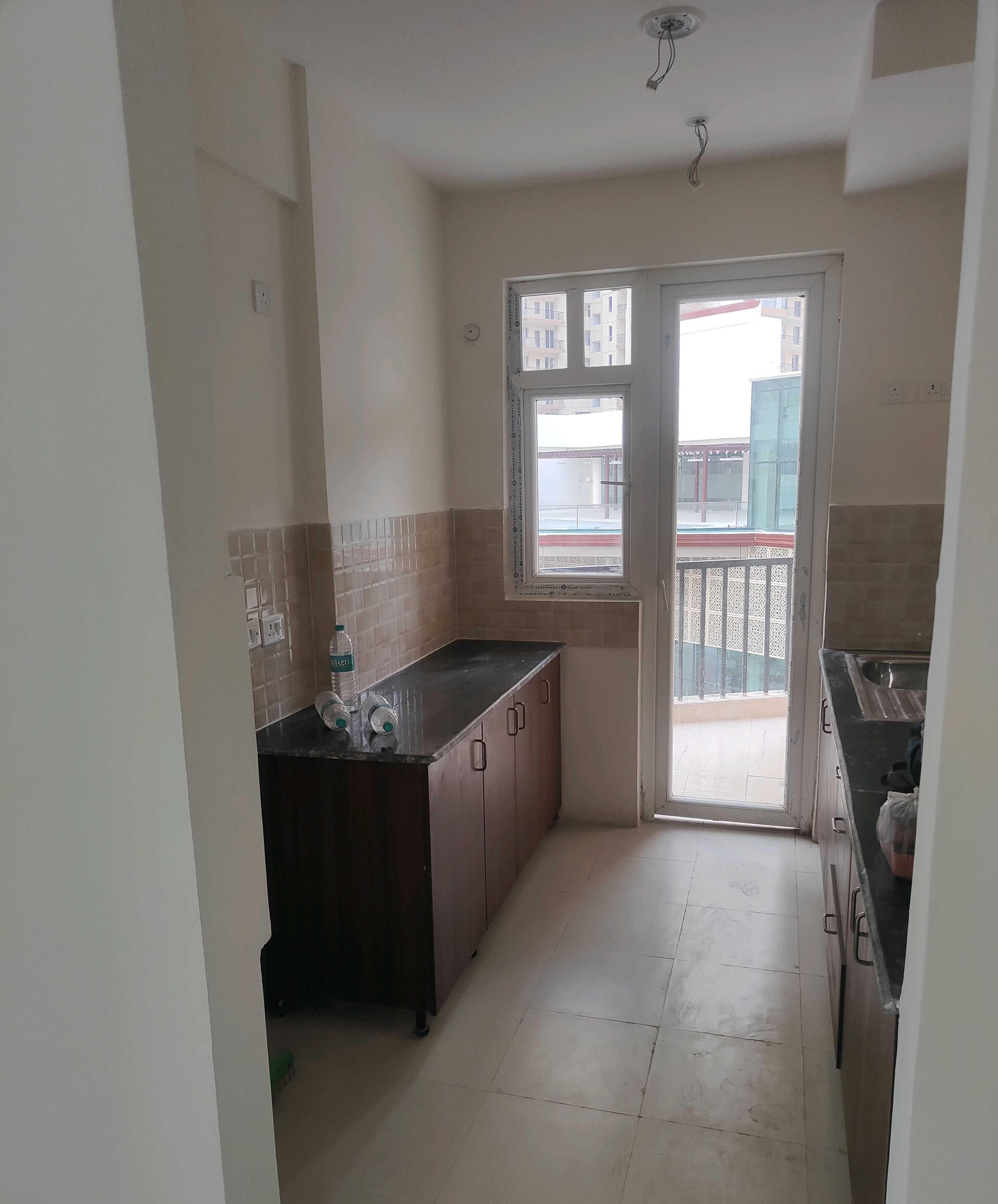 2bhk for sale  in noida sector-107 - View 1