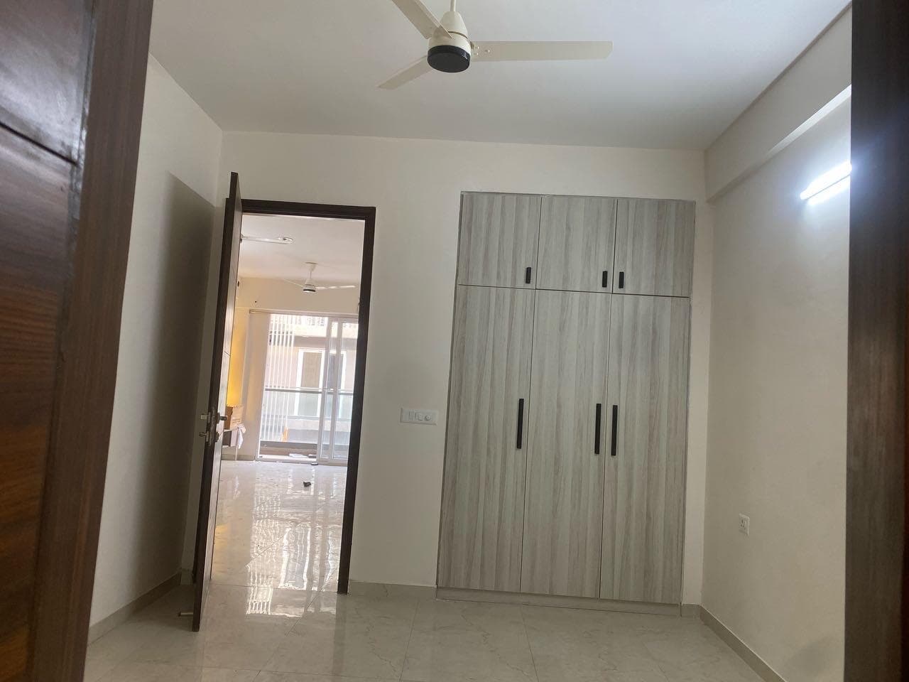 4BHK 