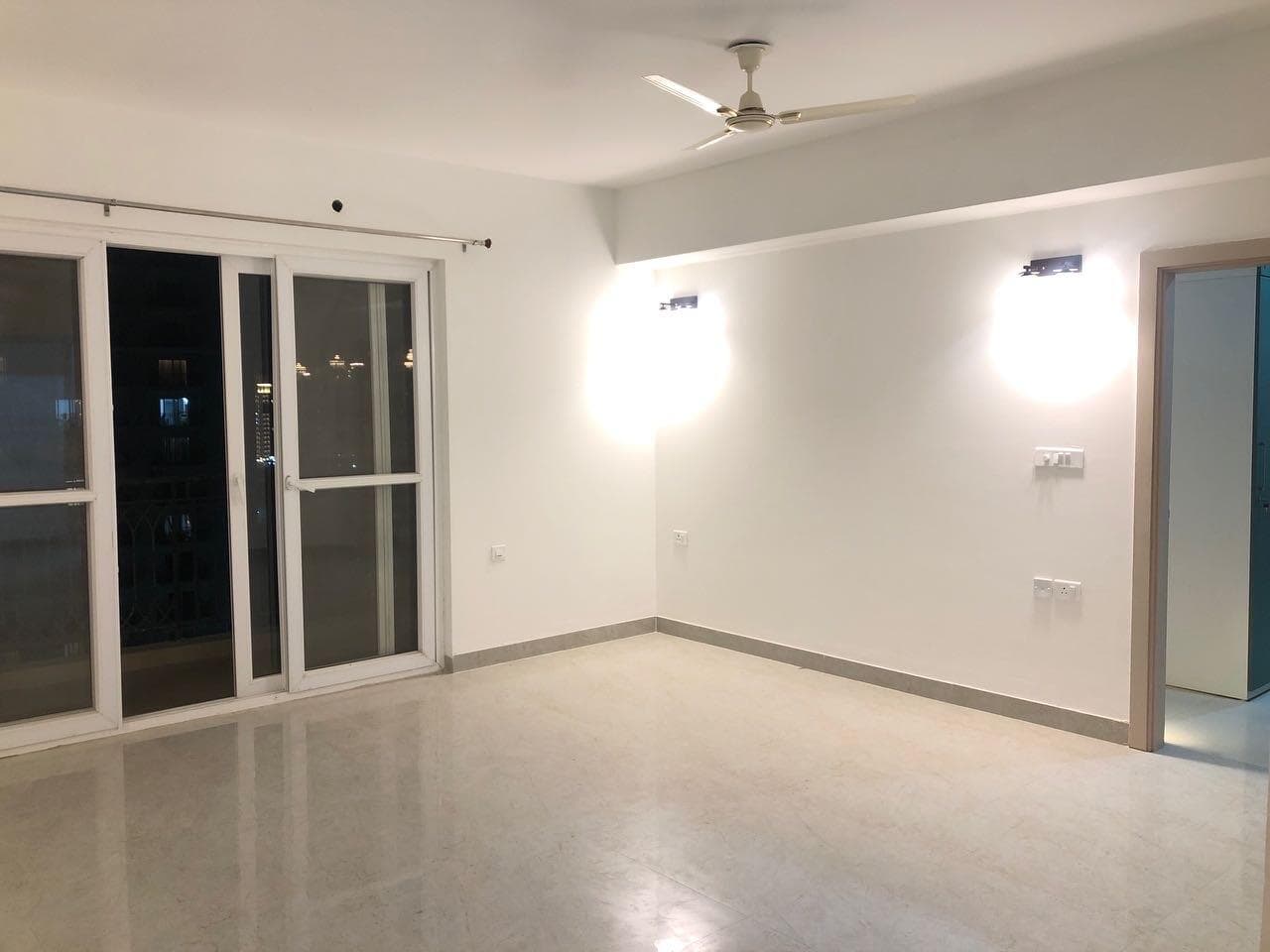 COMMERCIAL SPACE 