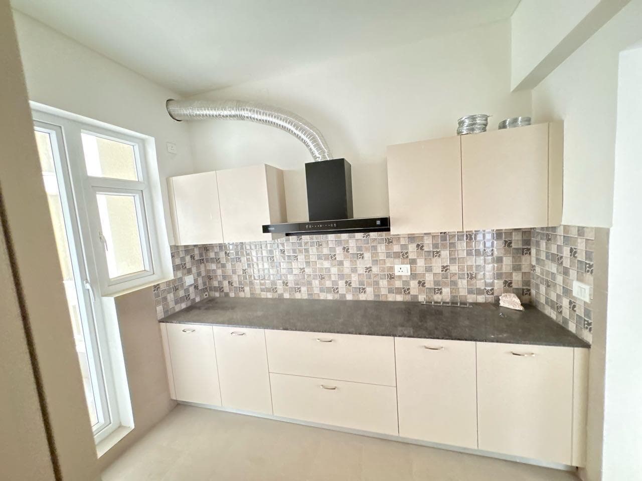 4BHK 