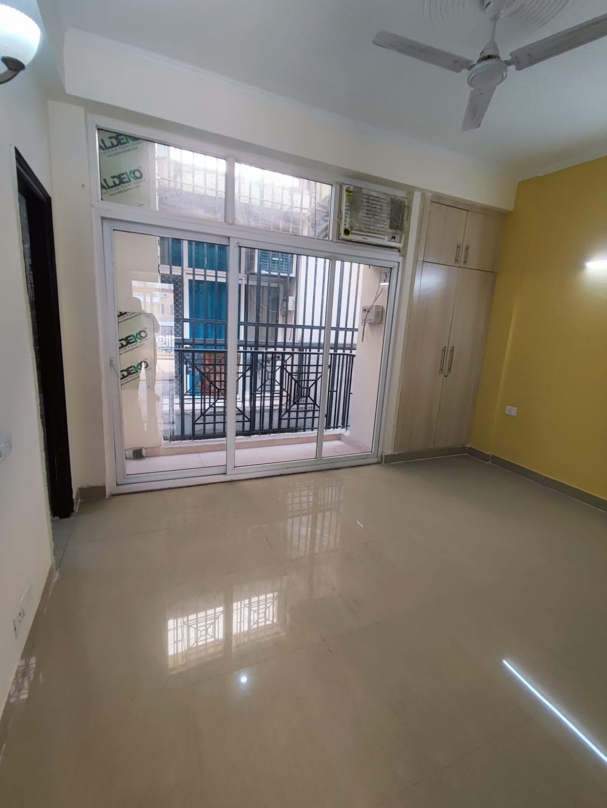 3BHK  in GAUR YAMUNA CITY , GREATOR NOIDA  - View 2