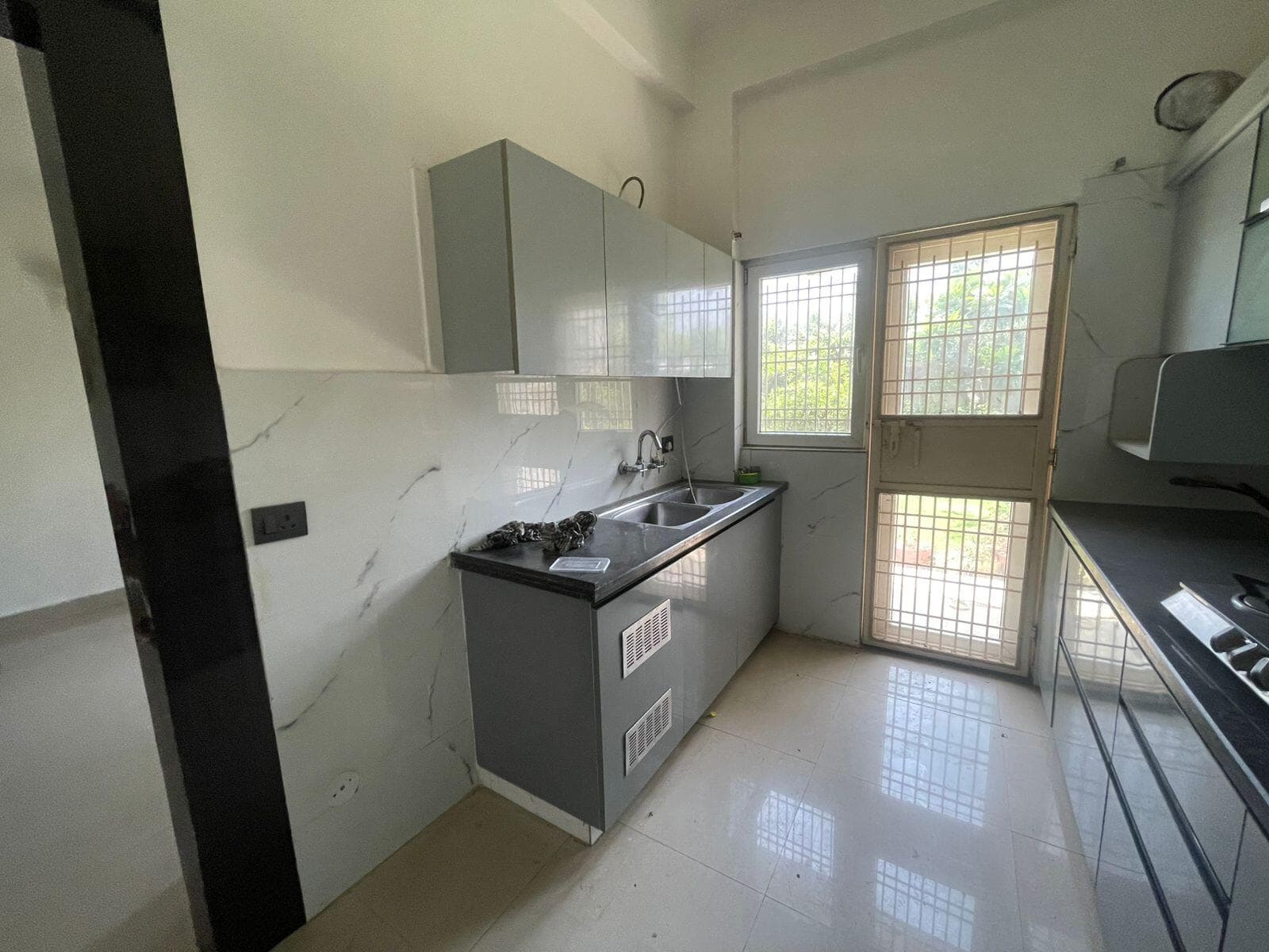 1BHK 
