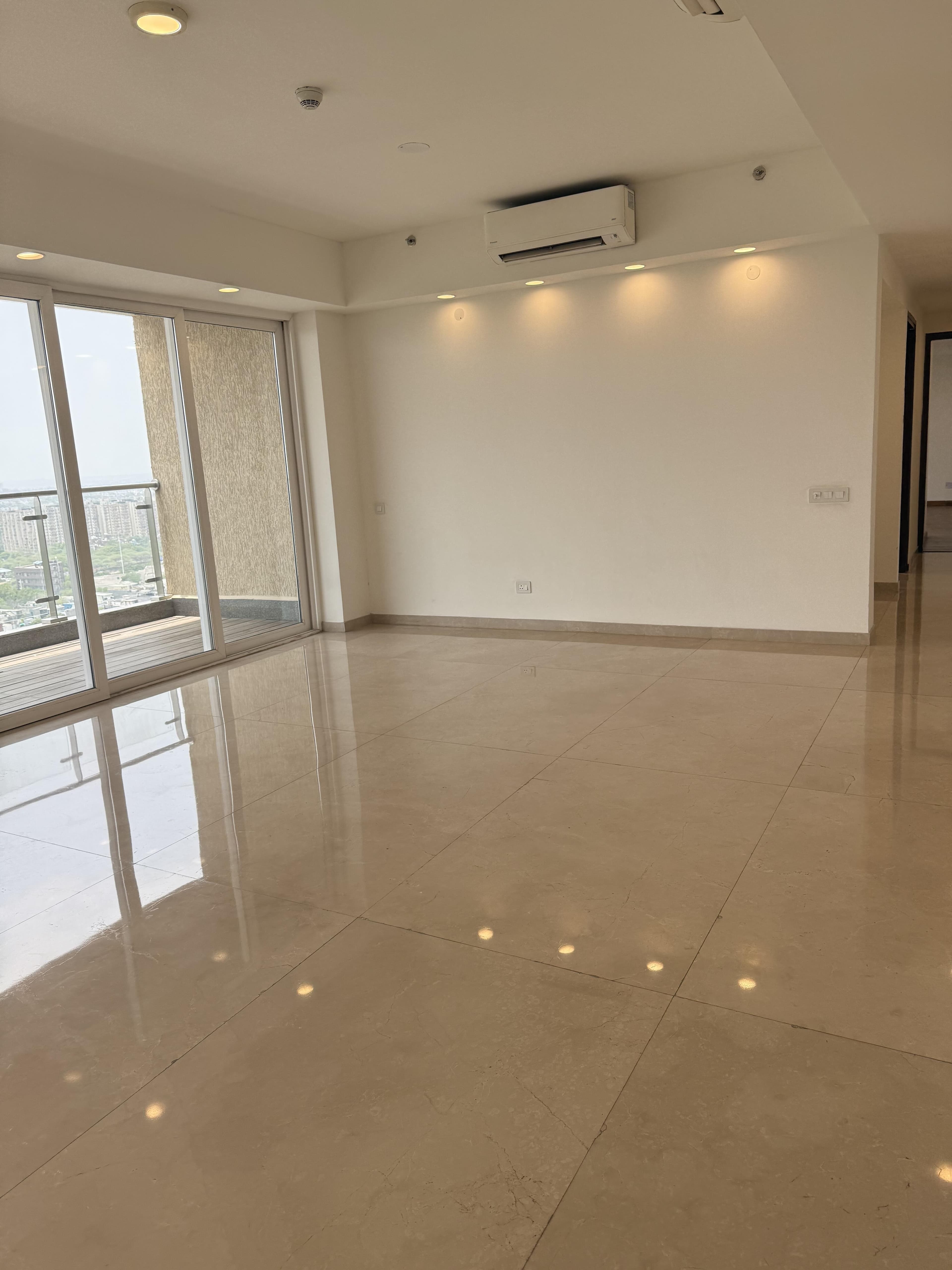 COMMERCIAL SPACE 