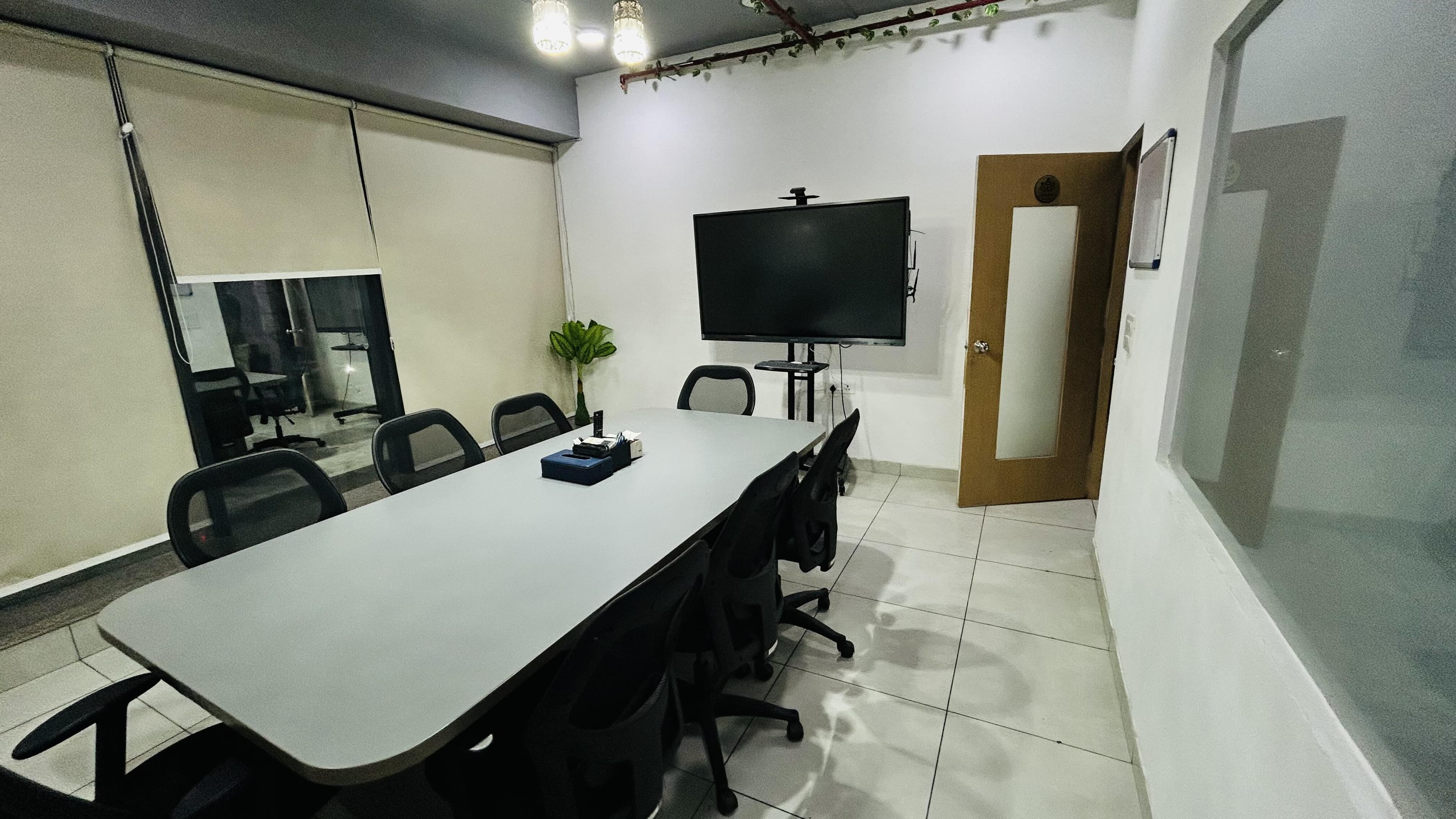 OFFICE SPACE  in NOIDA SECTOR-18 - View 2