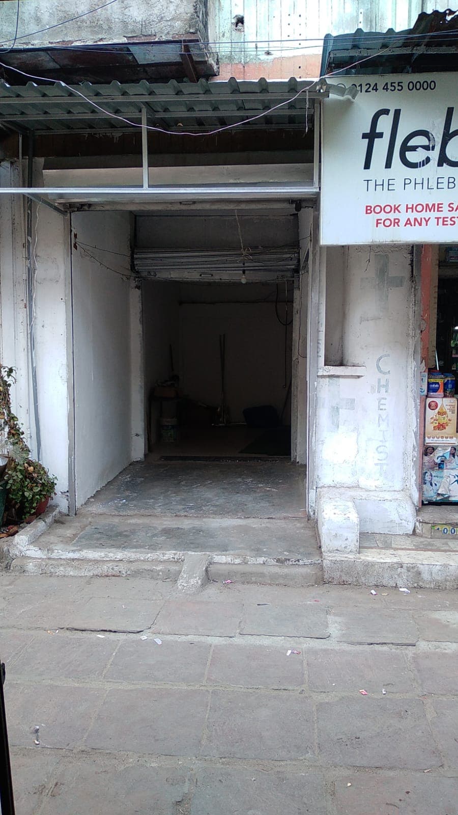 Shop in Bhanot Corner pamposh Enclave - View 2