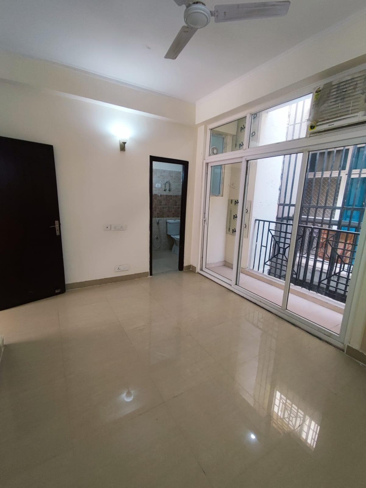2BHK in ANAL SAUHANT SARENT , GREATOR NOIDA - View 2